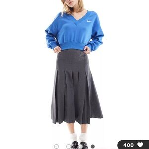 Nike mini swoosh v-neck cropped sweatshirt in star blue NWT